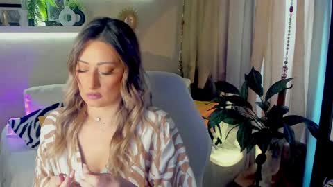 Divine Sarah NONUDE model online show from May 2026 06:29:01 AM