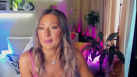 Divine Sarah NONUDE model online show from June 2026 07:09:01 AM