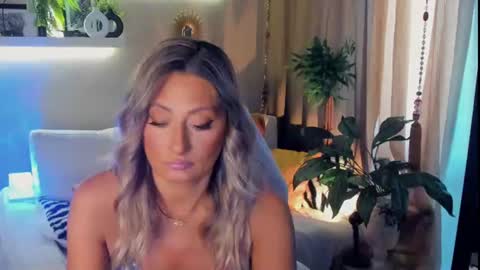Divine Sarah NONUDE model online show from July 2026 12:53:01 PM