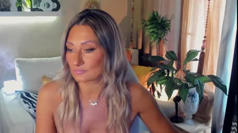 Divine Sarah NONUDE model online show from July 2026 08:06:01 AM