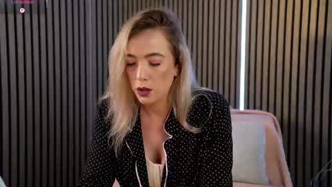 Sarahjadore online show from February 2026 07:09:02 PM