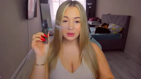 Snapshot of sarahmils chatting on March 2026 01:47:01 PM Sarah online show from March 2026 01:47:01 PM