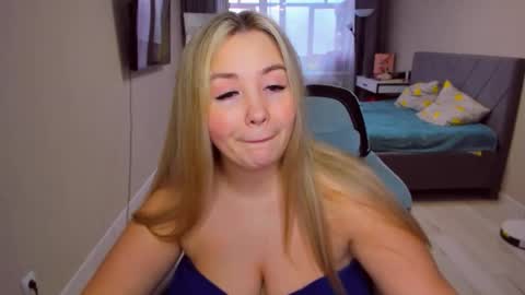 Snapshot of sarahmils chatting on April 2026 02:26:01 PM Sarah online show from April 2026 02:26:01 PM