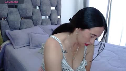 Lia online show from October 2025 03:05:02 PM