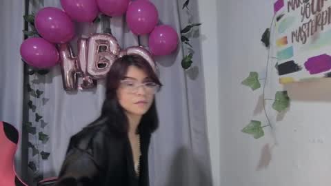 Sarah  online show from May 2026 03:41:01 PM
