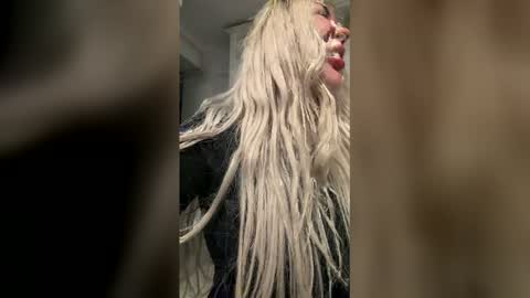 Snapshot of sarahstone_ chatting on February 2026 01:09:01 PM Sarah online show from February 2026 01:09:01 PM