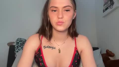 SarahxOliver online show from November 2025 05:55:02 PM