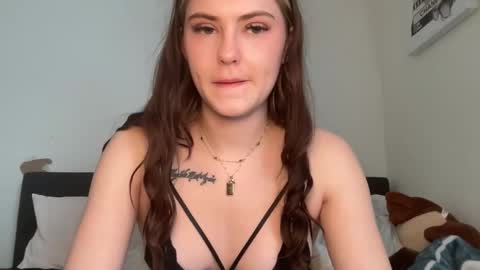 SarahxOliver online show from February 2026 06:00:02 PM