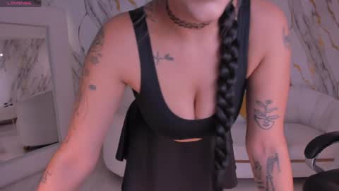 Sarah  independent model online show from May 2026 05:14:01 AM