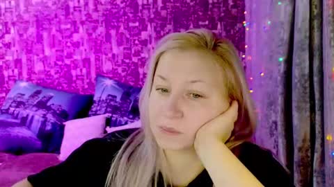 Snapshot of sarakatherin chatting on December 2024 03:18:02 AM Sara online show from December 2024 03:18:02 AM