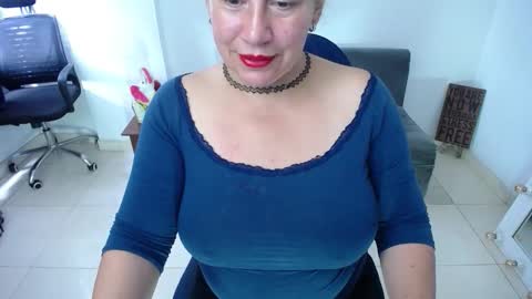 Snapshot of saralovens chatting on November 2025 04:27:02 PM Saraloves online show from November 2025 04:27:02 PM