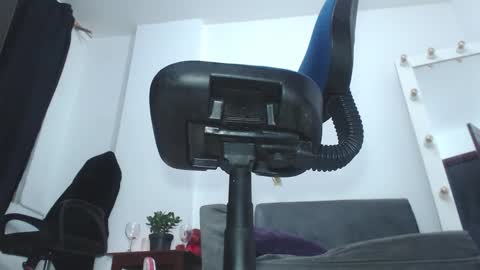 Snapshot of saralovens chatting on December 2025 09:46:02 AM Saraloves online show from December 2025 09:46:02 AM