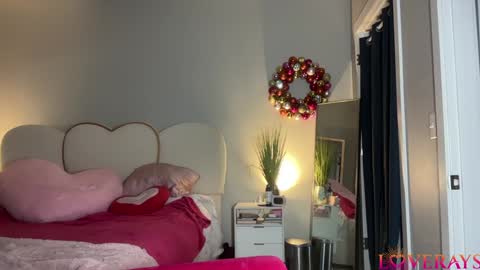 Snapshot of saraloverays chatting on September 2025 04:40:02 AM Back from Vacay Follow for more here online show from September 2025 04:40:02 AM