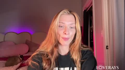 Snapshot of saraloverays chatting on October 2025 04:04:01 AM Back from Vacay Follow for more here online show from October 2025 04:04:01 AM