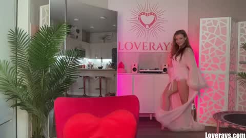 Snapshot of saraloverays chatting on November 2025 03:51:02 AM Back from Vacay Follow for more here online show from November 2025 03:51:02 AM