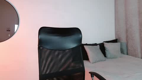 saramilf_69 online show from December 2024 04:14:02 PM