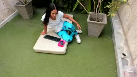 Sara online show from July 2026 07:32:02 PM