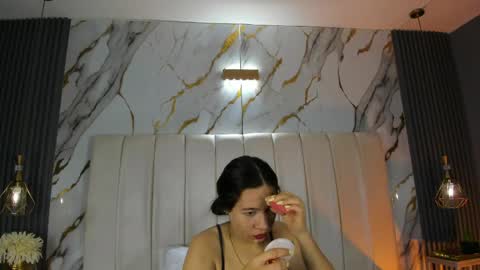 Sara   online show from April 2026 10:53:01 PM