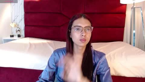 Snapshot of sarasaenz_99 chatting on January 2025 10:35:02 PM Sara online show from January 2025 10:35:02 PM