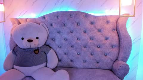   online show from February 2025 02:04:01 PM