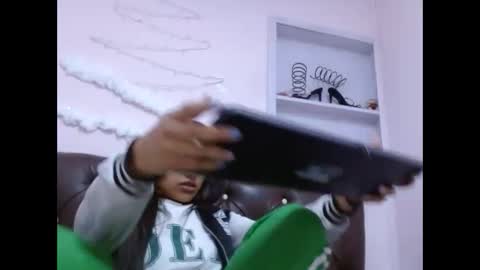 Snapshot of sarastonesx chatting on December 2024 01:14:01 AM sarastonesx online show from December 2024 01:14:01 AM