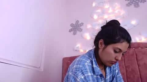 Snapshot of sarastonesx chatting on December 2024 09:24:01 AM sarastonesx online show from December 2024 09:24:01 AM