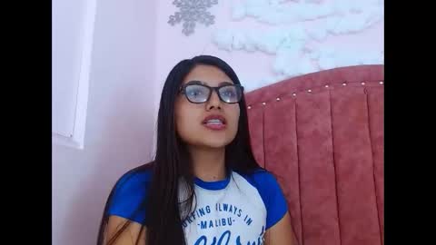 Snapshot of sarastonesx chatting on January 2025 10:39:02 AM sarastonesx online show from January 2025 10:39:02 AM