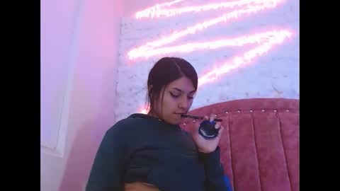 Snapshot of sarastonesx chatting on January 2025 05:11:02 AM sarastonesx online show from January 2025 05:11:02 AM