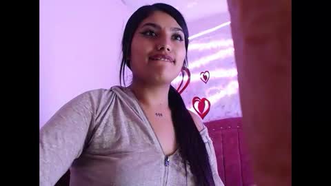 Snapshot of sarastonesx chatting on February 2025 09:17:02 AM sarastonesx online show from February 2025 09:17:02 AM