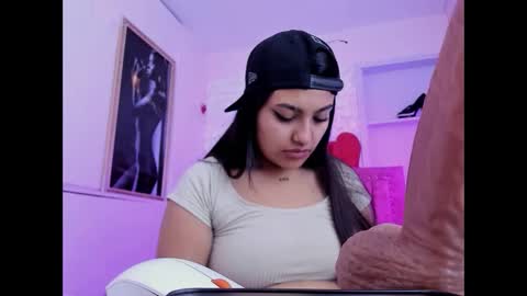 Snapshot of sarastonesx chatting on September 2025 11:36:01 AM sarastonesx online show from September 2025 11:36:01 AM