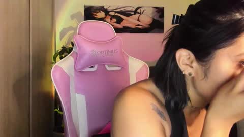 Snapshot of saratukkerr chatting on November 2025 05:35:02 PM saratukkerr online show from November 2025 05:35:02 PM