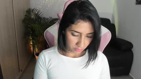 Snapshot of saratukkerr chatting on December 2025 04:09:01 AM saratukkerr online show from December 2025 04:09:01 AM