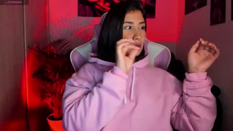 Snapshot of saratukkerr chatting on January 2026 06:49:01 AM saratukkerr online show from January 2026 06:49:01 AM