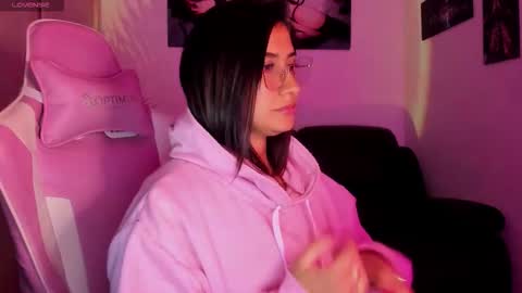 Snapshot of saratukkerr chatting on February 2026 07:51:01 AM saratukkerr online show from February 2026 07:51:01 AM