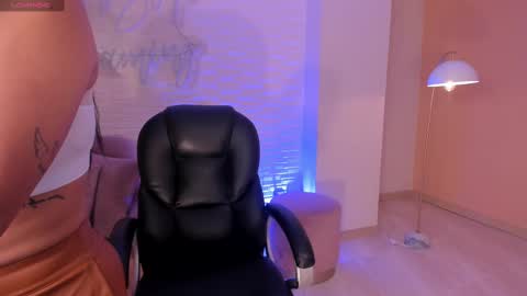 Sara Winstone online show from February 2025 01:32:01 PM