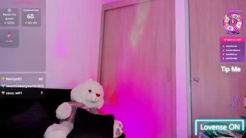 Snapshot of saray_mendoza chatting on February 2026 02:53:01 AM Saray Mendoza online show from February 2026 02:53:01 AM