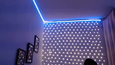 sarayander online show from February 2025 01:41:02 PM