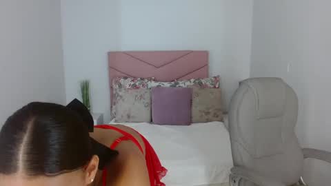 Saray Vega online show from September 2025 07:27:02 PM