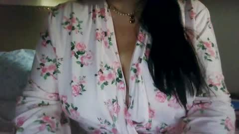 Snapshot of saretta46 chatting on April 2026 11:25:02 PM Sara online show from April 2026 11:25:02 PM