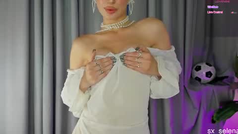 Your Selena 3 online show from July 2026 04:19:01 AM