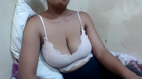 Snapshot of saronette chatting on December 2024 12:27:02 PM saronette online show from December 2024 12:27:02 PM