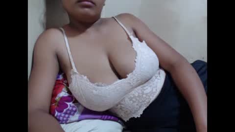 Snapshot of saronette chatting on January 2025 10:10:02 AM saronette online show from January 2025 10:10:02 AM