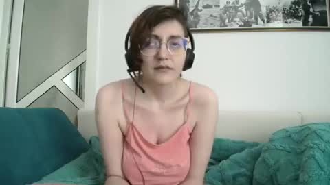 Snapshot of sarraboots chatting on April 2026 09:14:02 AM sarraboots online show from April 2026 09:14:02 AM