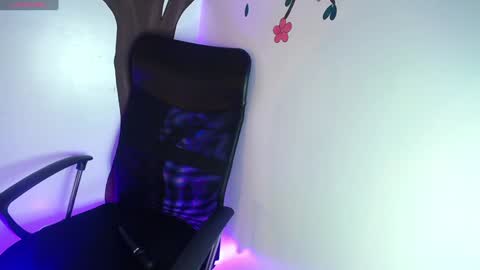 Snapshot of sasha_brattz chatting on December 2024 01:33:02 PM Sasha Brattz online show from December 2024 01:33:02 PM