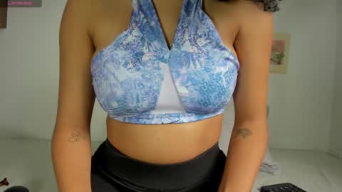 Snapshot of sasha_collinns chatting on February 2025 03:37:02 PM sasha_collinns online show from February 2025 03:37:02 PM