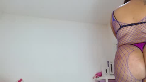 Sasha Creamy online show from May 2026 08:27:01 PM