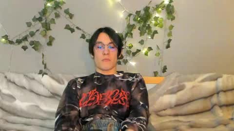 Sasha Vesmus online show from May 2026 10:36:01 AM