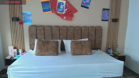 S A S H A R O S E online show from October 2025 11:51:02 AM