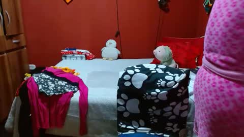 S A S H A R O S E online show from April 2026 12:17:01 PM