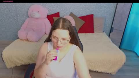 Sasha online show from June 2026 04:28:01 AM